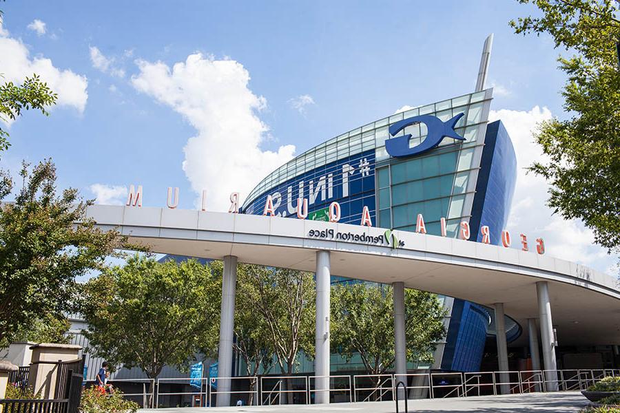 Georgia Aquarium building and signage